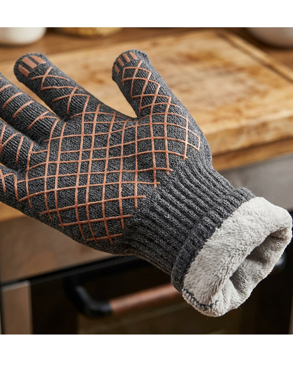 Tastyly Five-Finger Knit Oven Gloves 30 cm Charcoal Copper Pair - Detail view